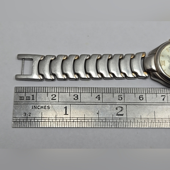 Eddie Bauer Date Watch 22mm Silver Gold Two Tone New Battery Runs - Picture 8 of 9